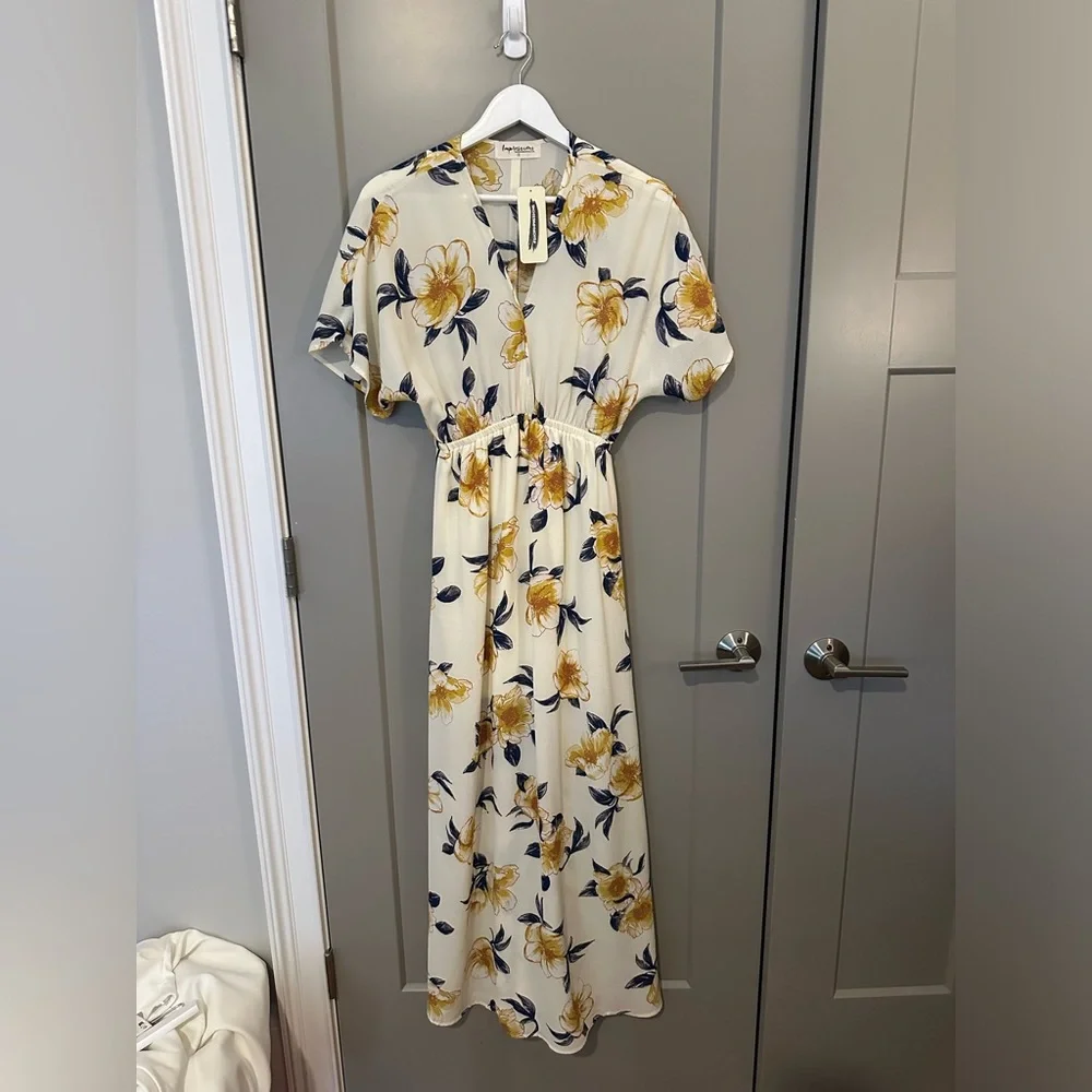 Impressions Dress - Picture 2 of 3